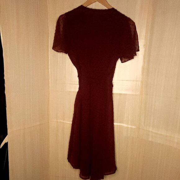 Lulus Red Maroon Womens Swiss Dot Short Sleeve Wrap Midi Dress Medium - Picture 2 of 10